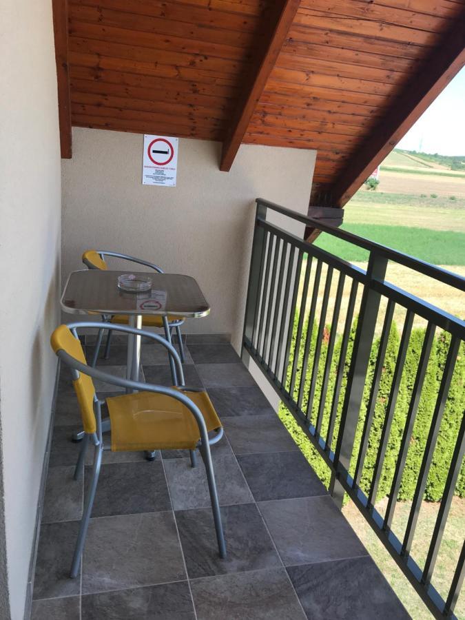 Mátyás Vendégház Full Kópháza Exterior foto